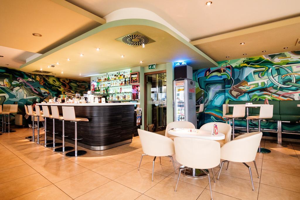 Hotel Deluxe With Free Wellness And Fitness Centrum Nitra Exterior foto