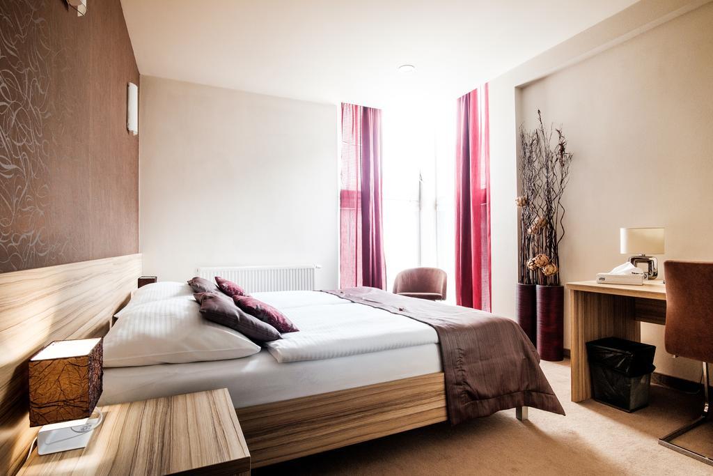 Hotel Deluxe With Free Wellness And Fitness Centrum Nitra Exterior foto