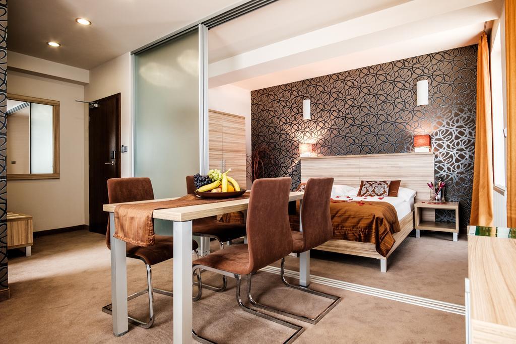 Hotel Deluxe With Free Wellness And Fitness Centrum Nitra Exterior foto
