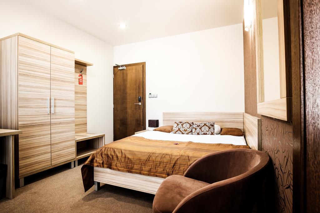 Hotel Deluxe With Free Wellness And Fitness Centrum Nitra Habitación foto