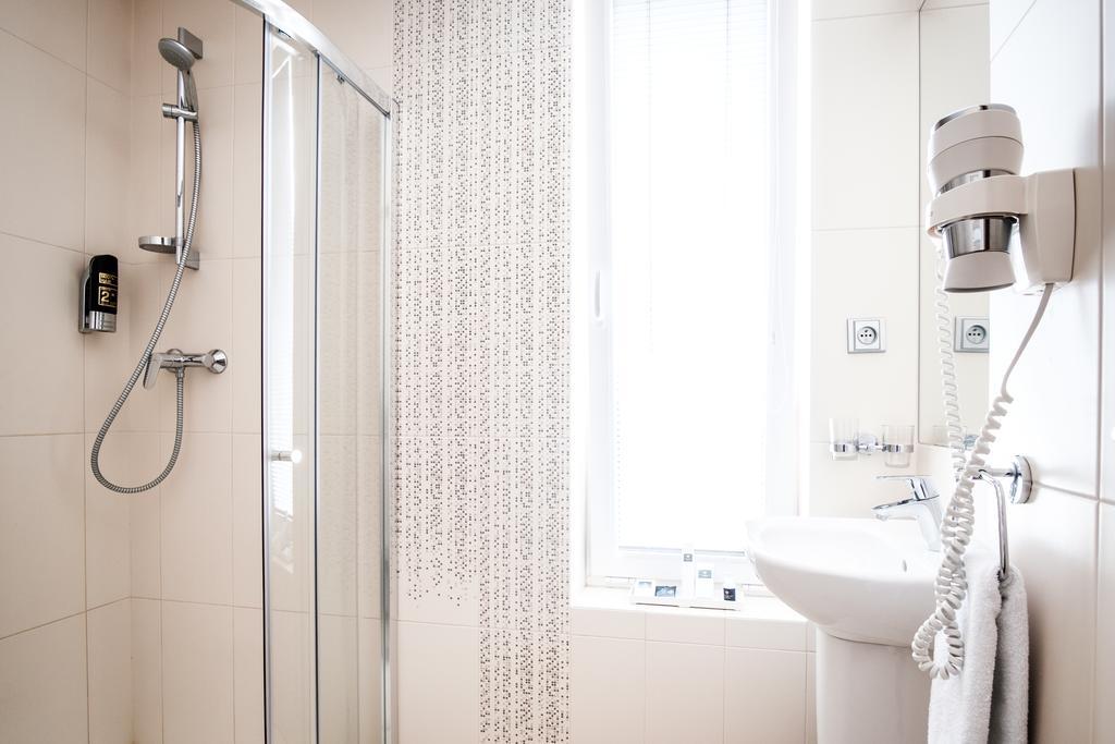 Hotel Deluxe With Free Wellness And Fitness Centrum Nitra Habitación foto